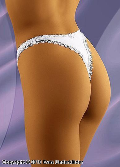 Thong panty with lace edges and small bow